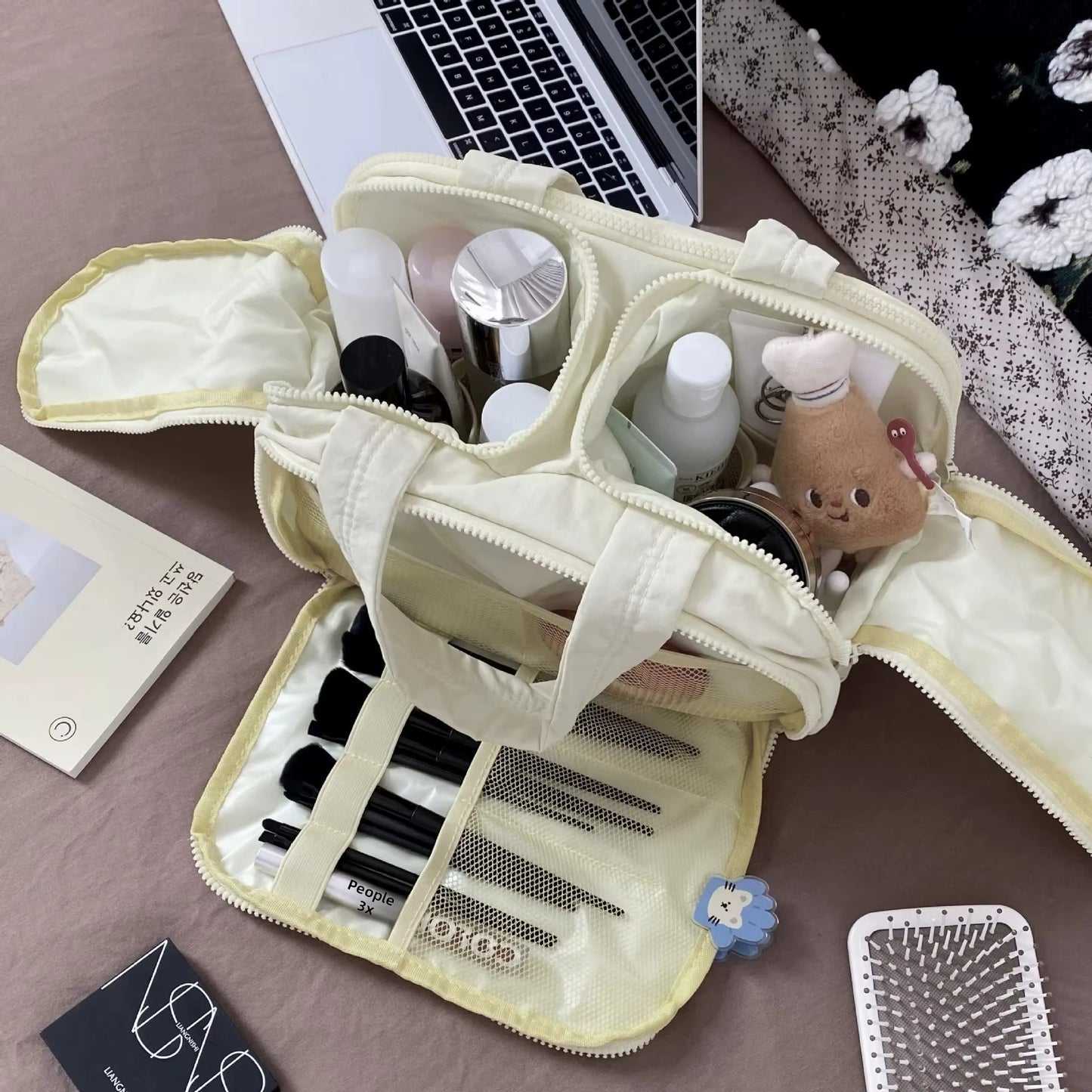 The 5 in 1 Beauty Case™ | PHANX